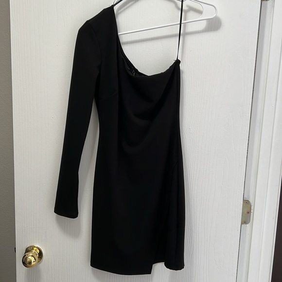 Lulus Off The Shoulder Black Dress Size Small - Picture 4 of 4